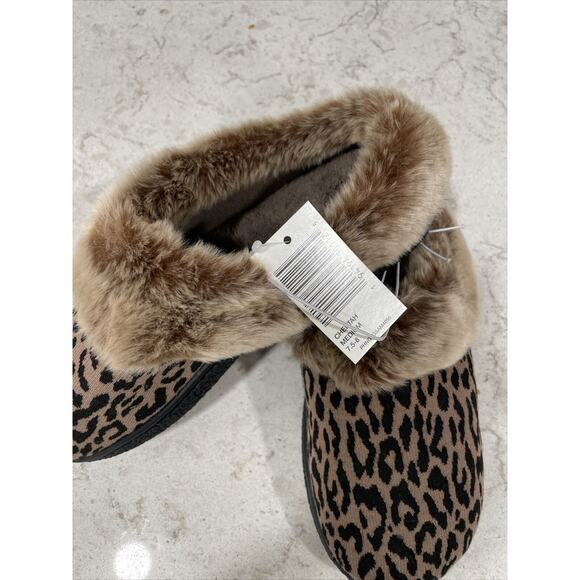 CHEETAH Ladies Med 7.5-8 Isotoner Memory Foam Hoodback ECO Comfort Slippers NIB - Picture 2 of 7